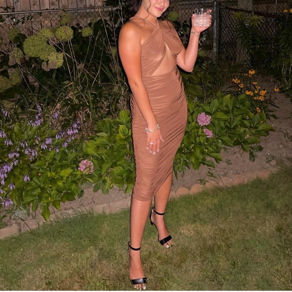 Dress - Picture 2 of 4